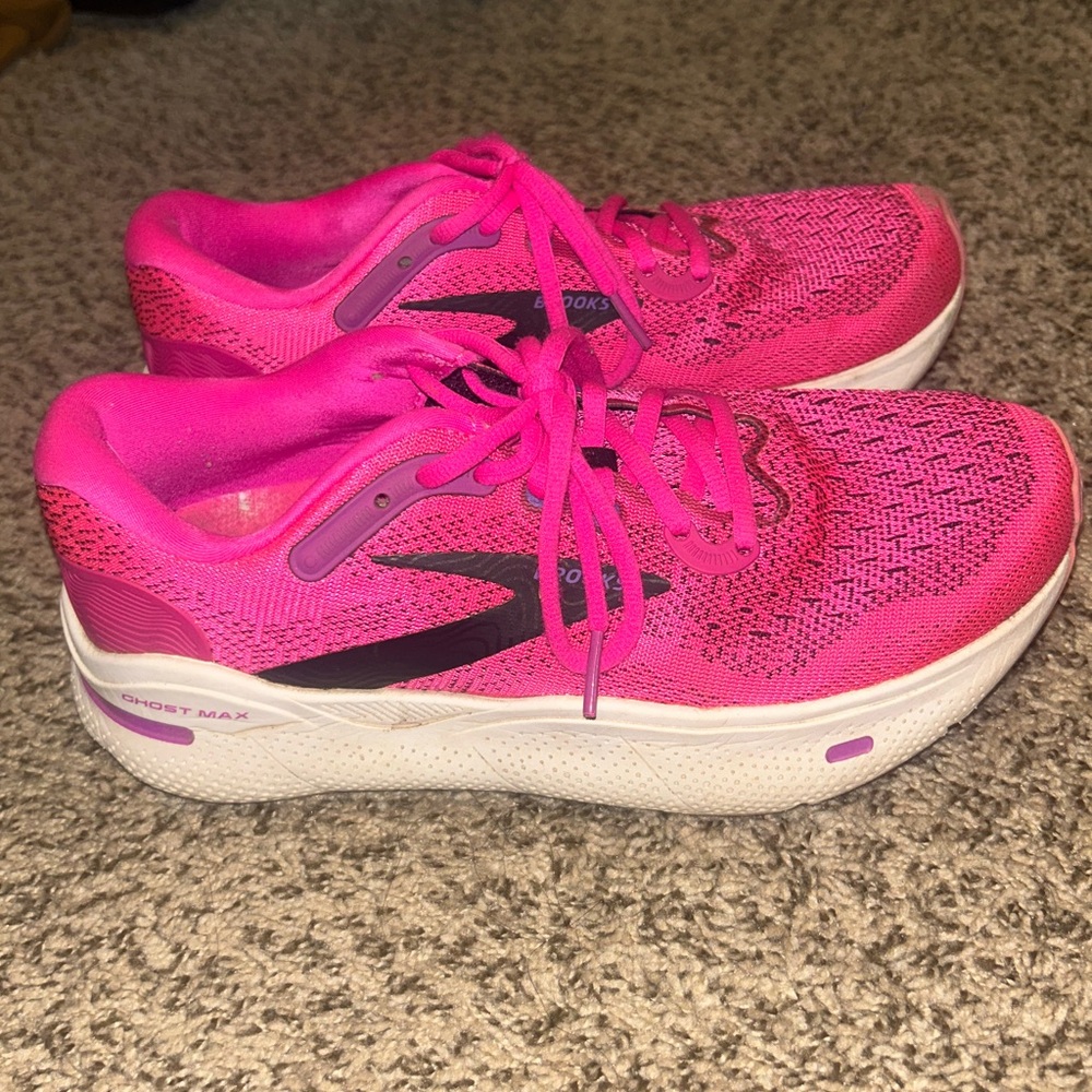 Brooks Women's Vibrant Pink Athletic Shoes